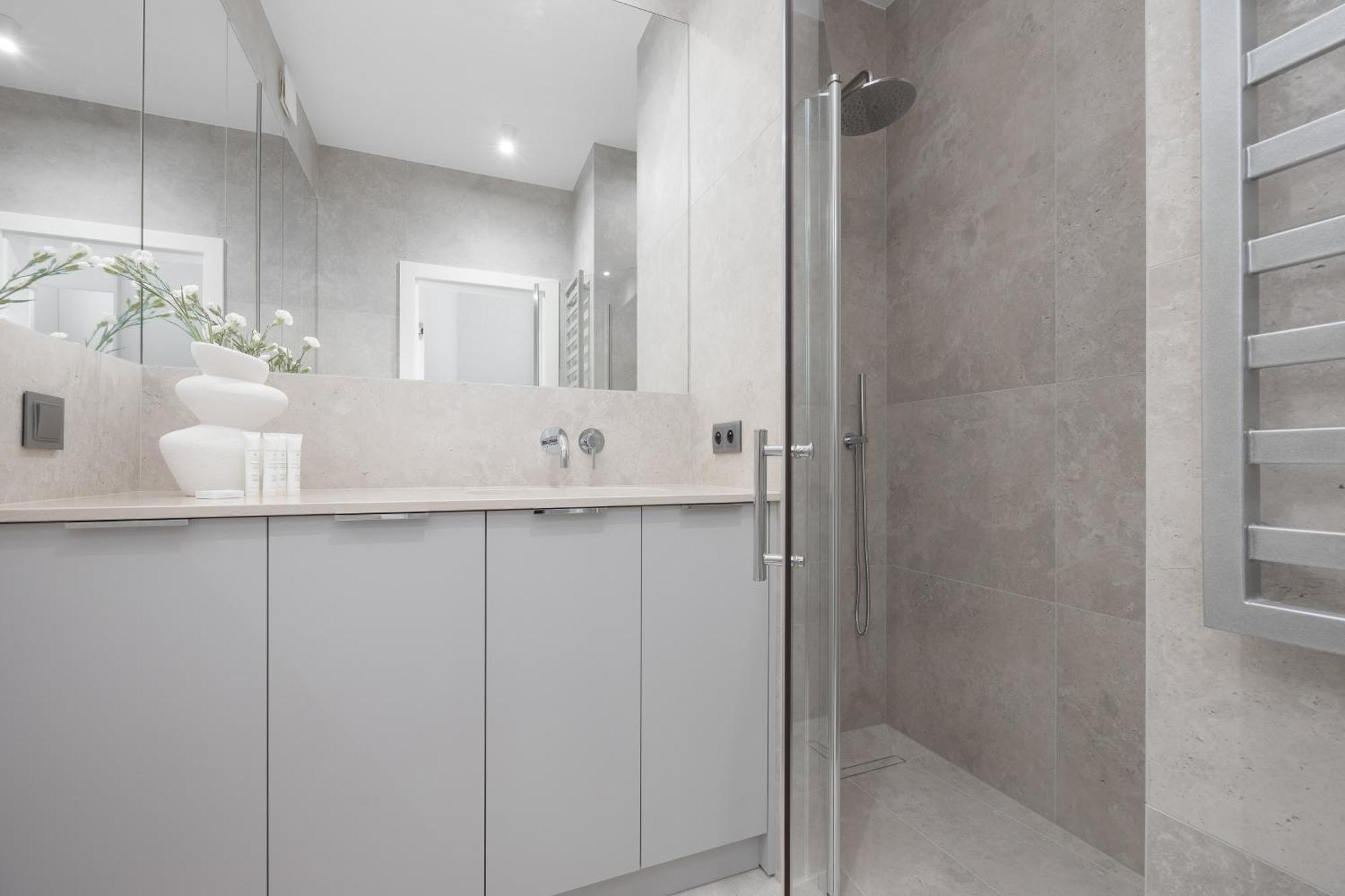 Domaniewska With Parking Mokotow By Renters Prestige * Warszawa