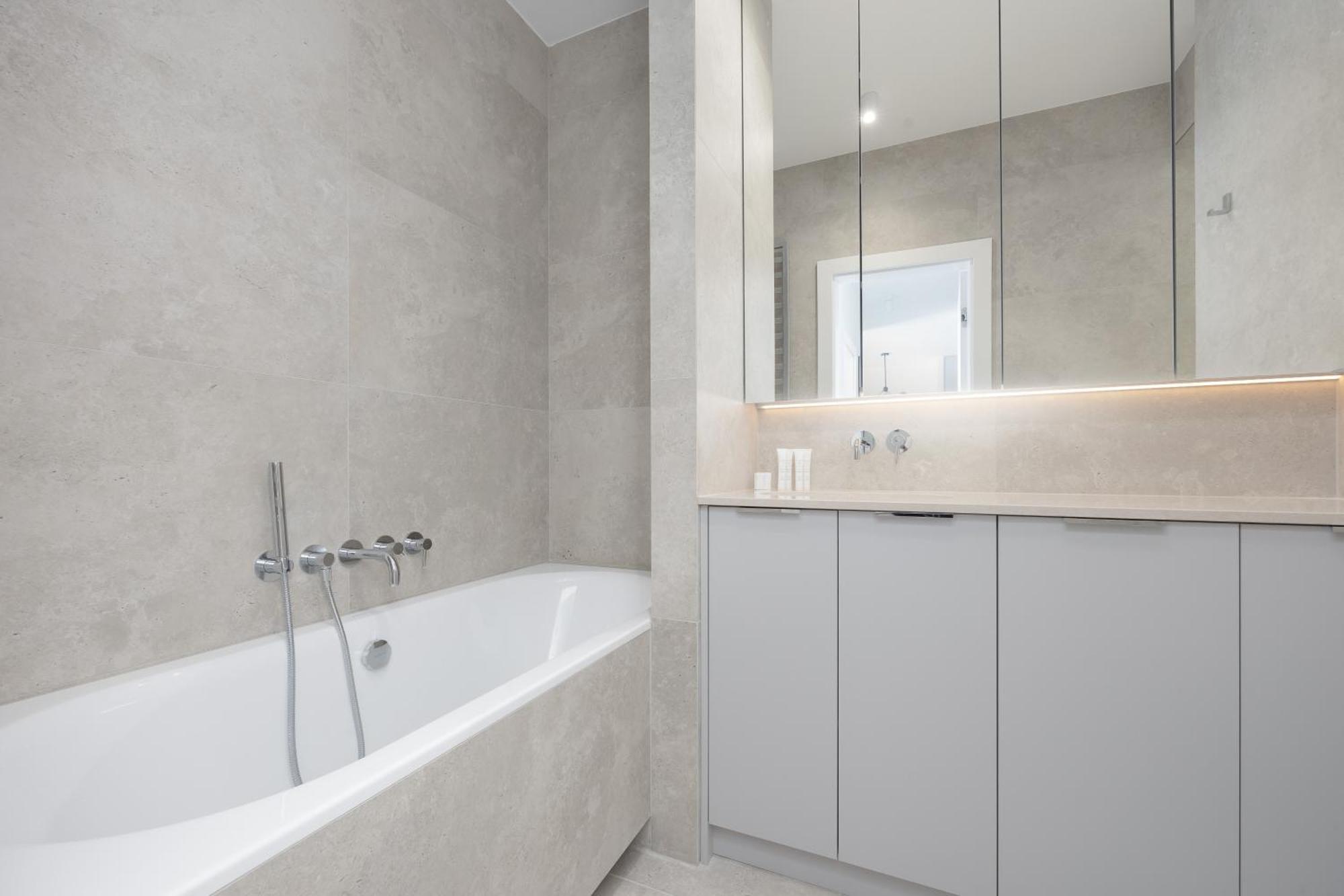 Domaniewska With Parking Mokotow By Renters Prestige Apartament *