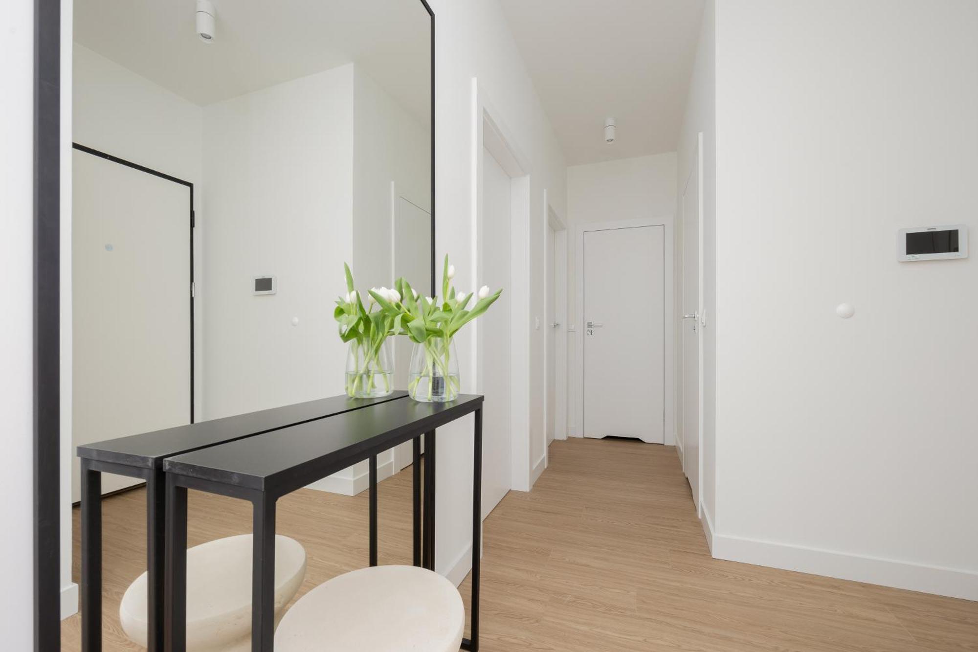 Domaniewska With Parking Mokotow By Renters Prestige Apartament